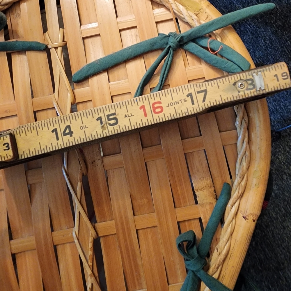 Vintage XL Apple Picnic Basket - Picture 7 of 8